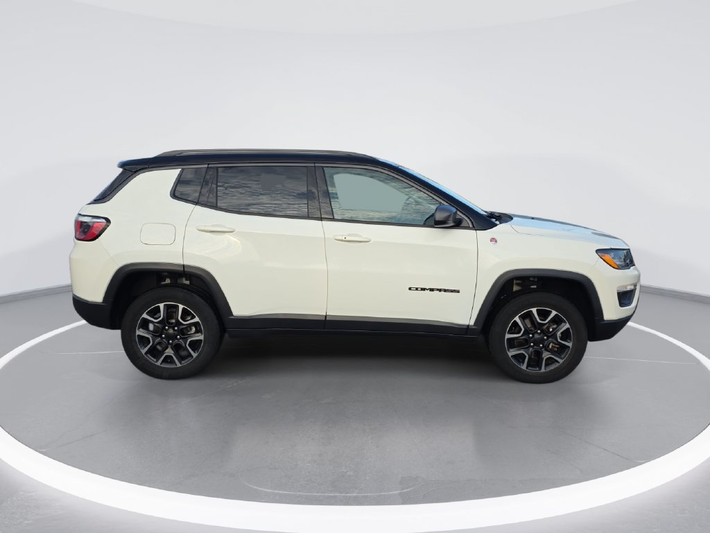 Used 2019 Jeep Compass Trailhawk AWD/4WD image 2