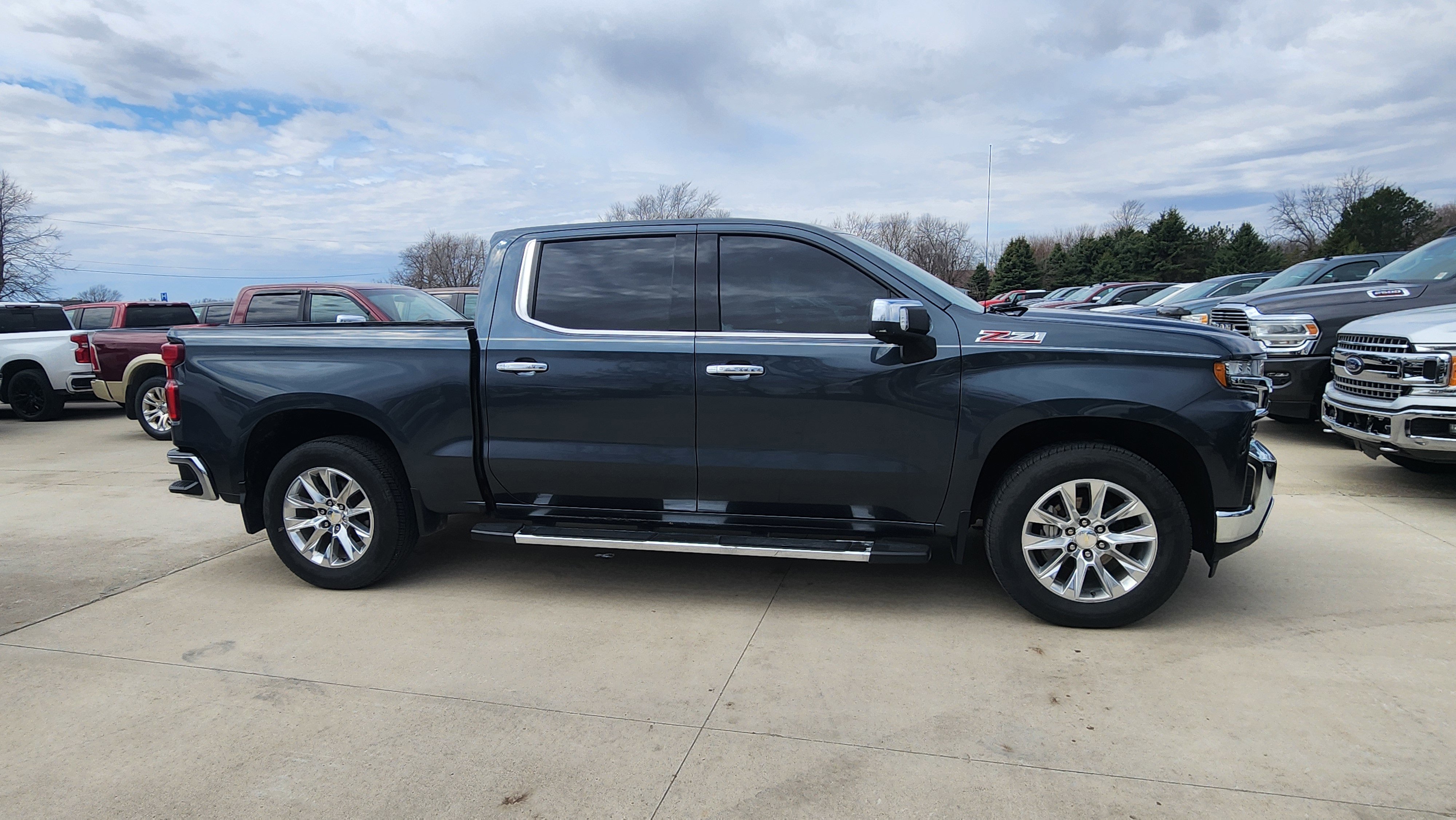 Used 2019 Chevrolet Silverado 1500 LTZ w/ LTZ Premium Package image 4