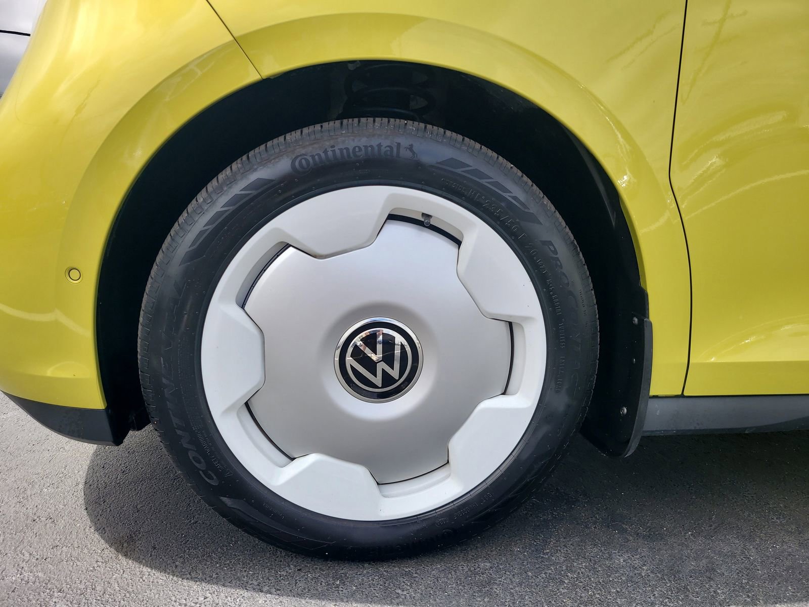 Certified 2025 Volkswagen ID. Buzz 1st Edition image 11