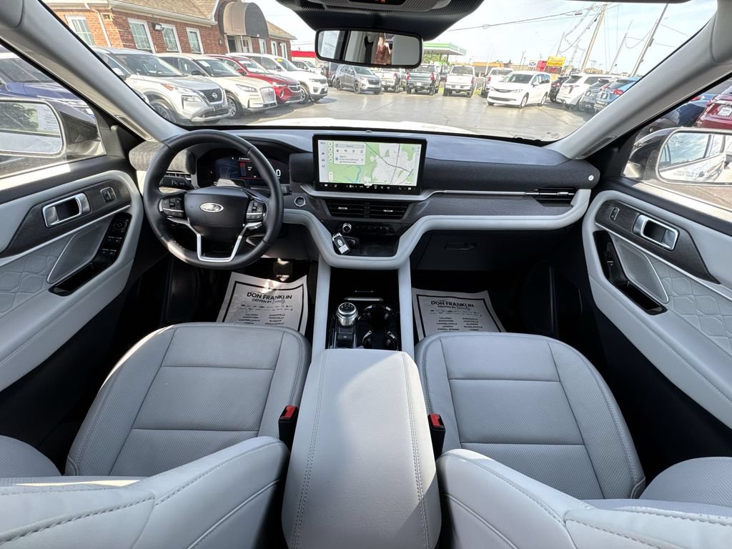 Used 2025 Ford Explorer Platinum w/ Ultimate Package AWD/4WD image 21