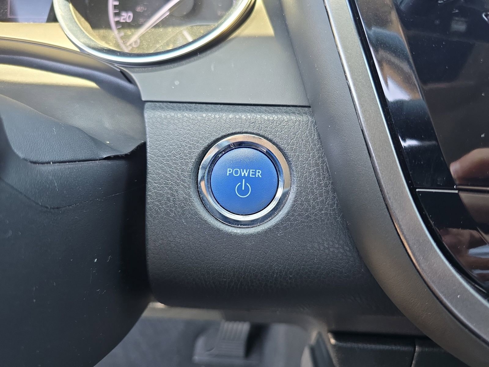 Used 2020 Toyota Camry SE FWD image 26