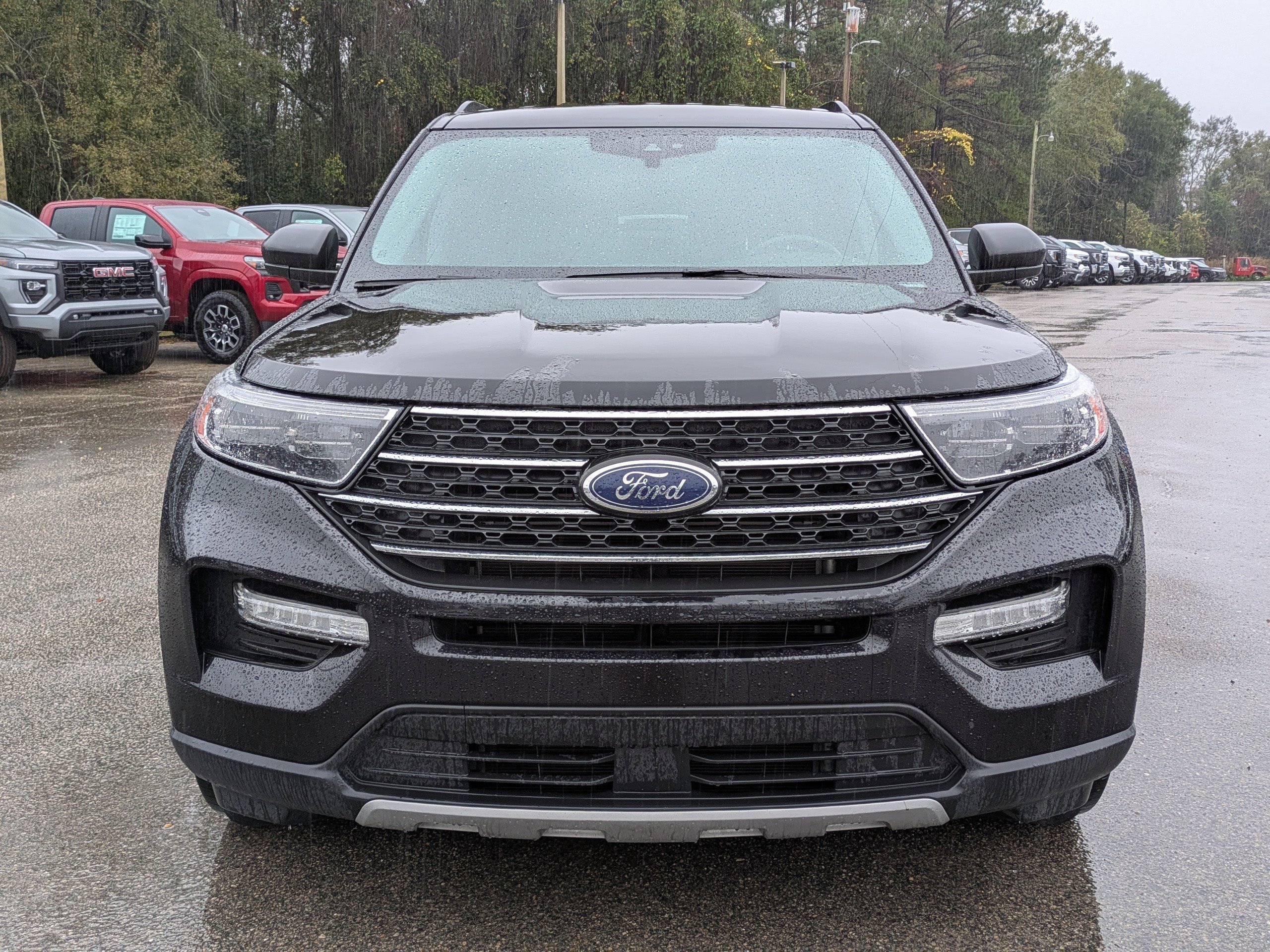Used 2022 Ford Explorer XLT w/ Equipment Group 202A image 9