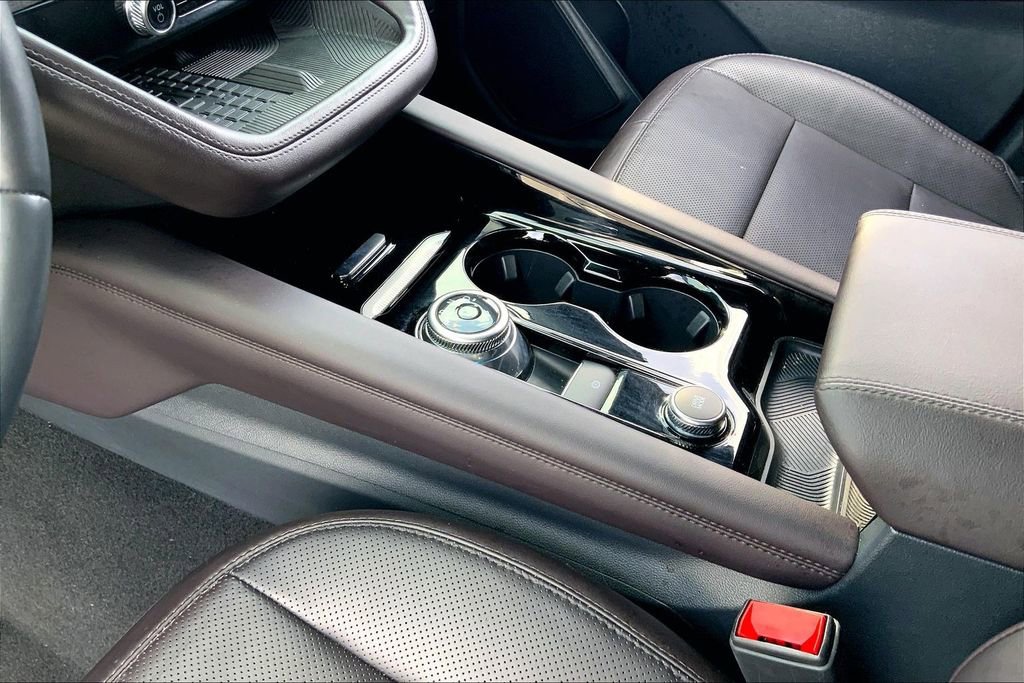 Used 2025 Ford Explorer Platinum w/ LUX Leather Package image 13