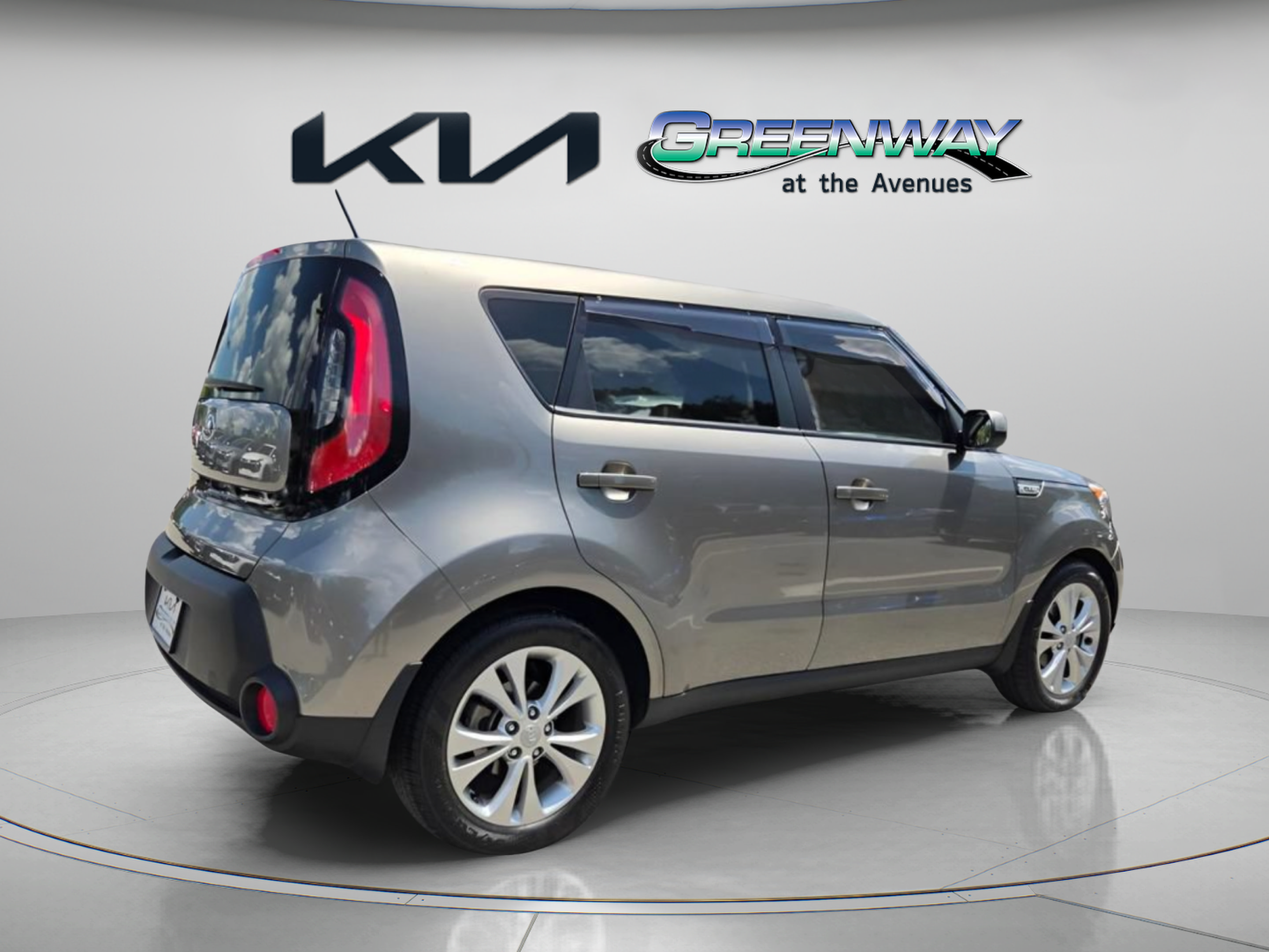 Used 2015 Kia Soul + FWD image 7