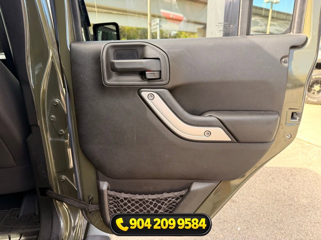 Used 2015 Jeep Wrangler Unlimited Rubicon w/ Dual Top Group AWD/4WD image 28