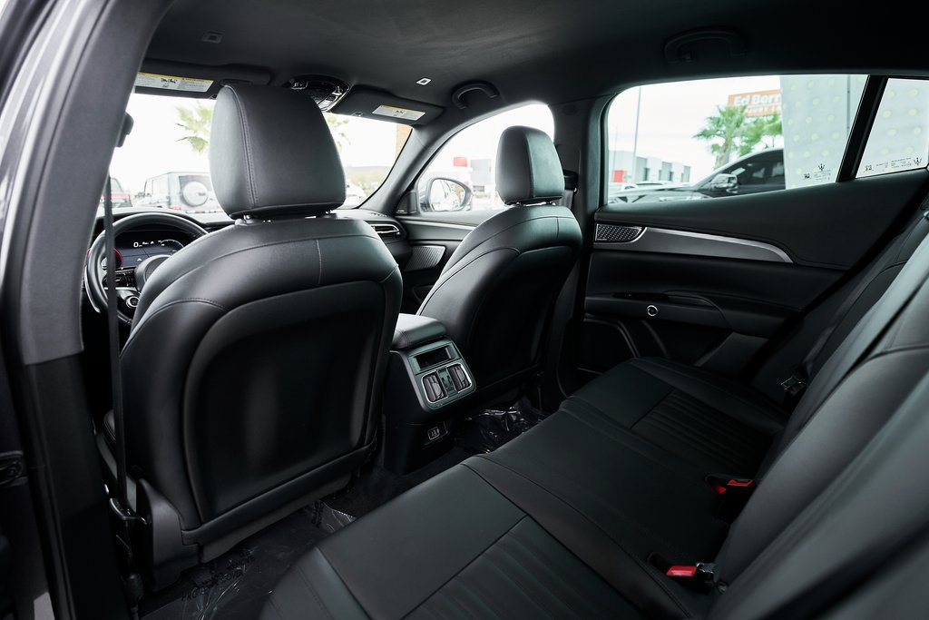 Used 2023 Maserati Grecale GT image 27