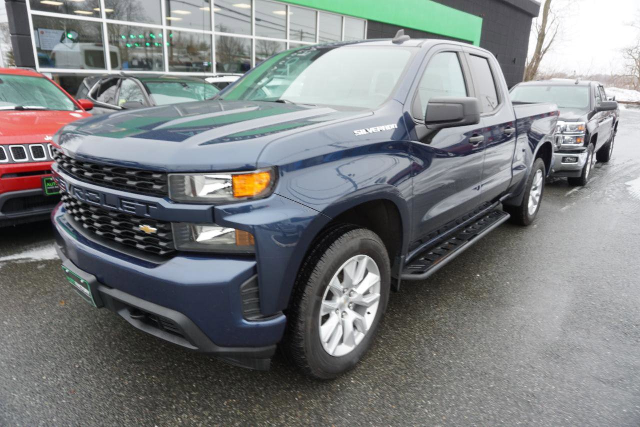Used 2022 Chevrolet Silverado 1500 Custom AWD/4WD image 2