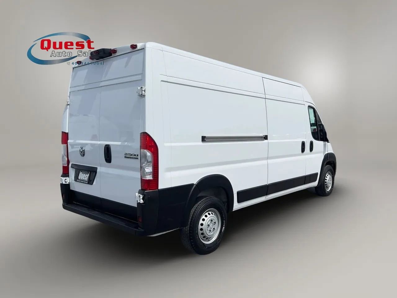Used 2025 RAM ProMaster 2500 w/ Convenience Group FWD image 3