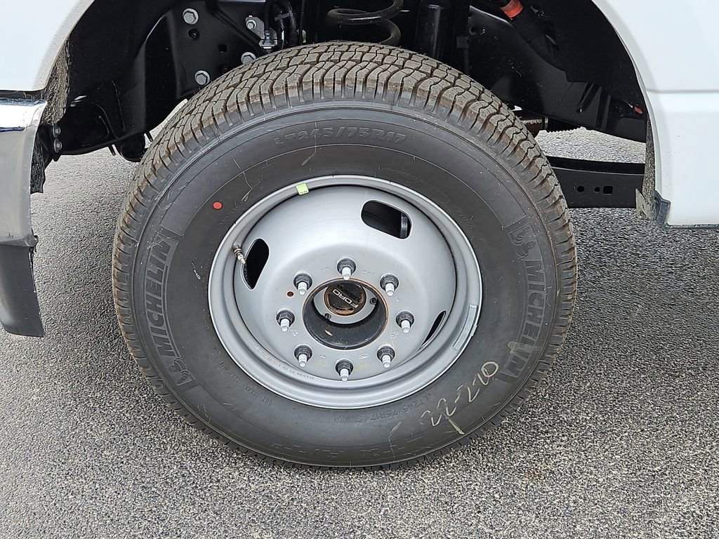 New 2026 Ford F350 XL w/ XL Chrome Package image 17