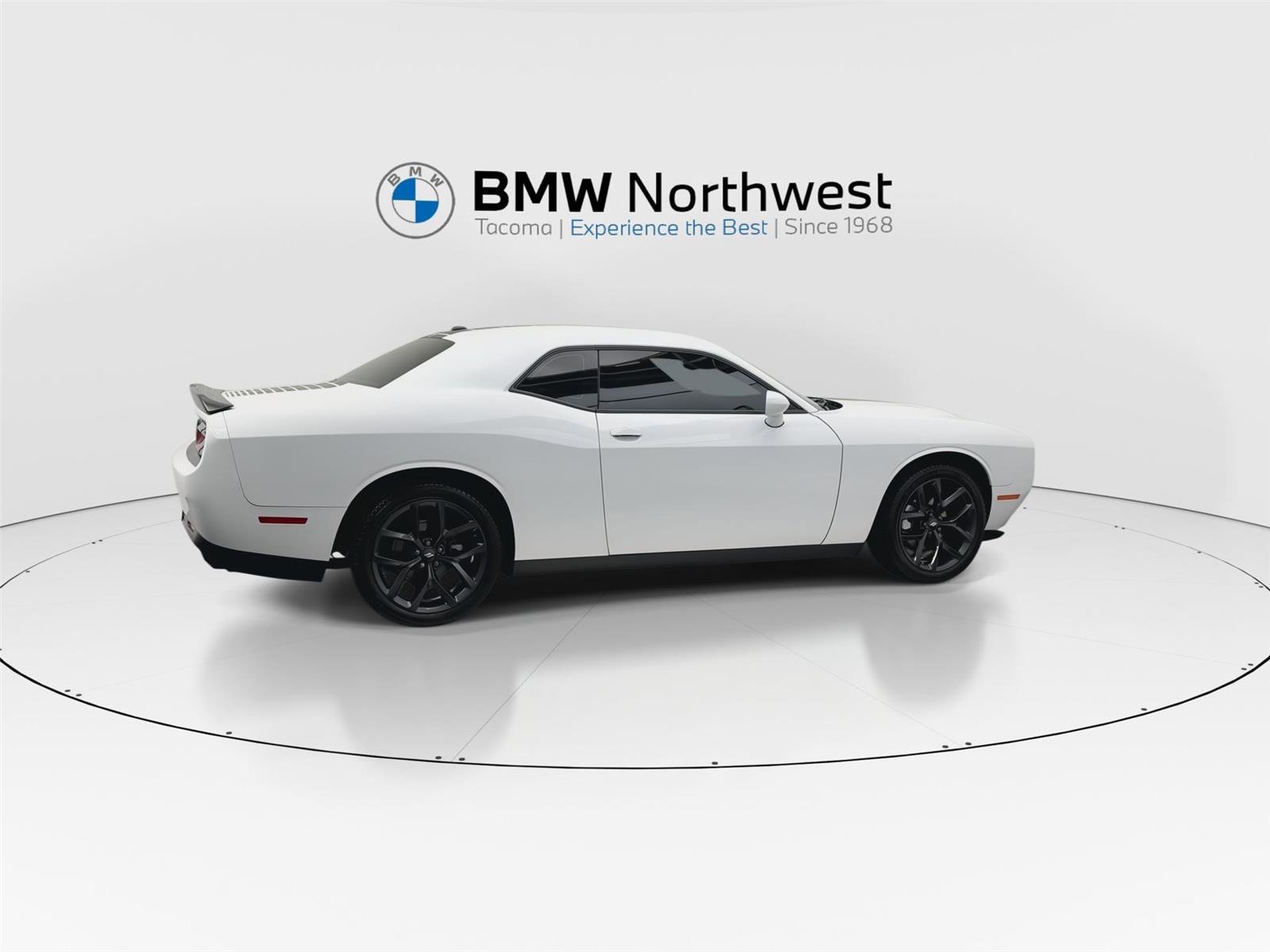 Used 2022 Dodge Challenger SXT w/ Blacktop Package image 4