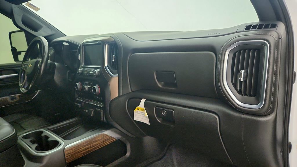 Used 2022 Chevrolet Silverado 2500 High Country w/ Technology Package AWD/4WD image 30