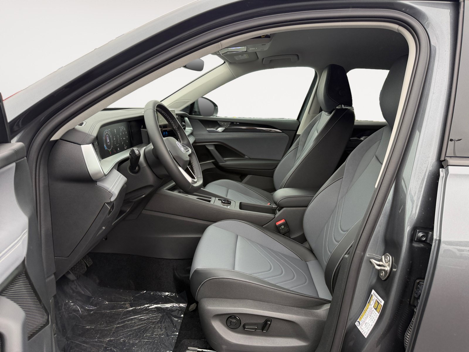 New 2026 Volkswagen Tiguan SE FWD image 10