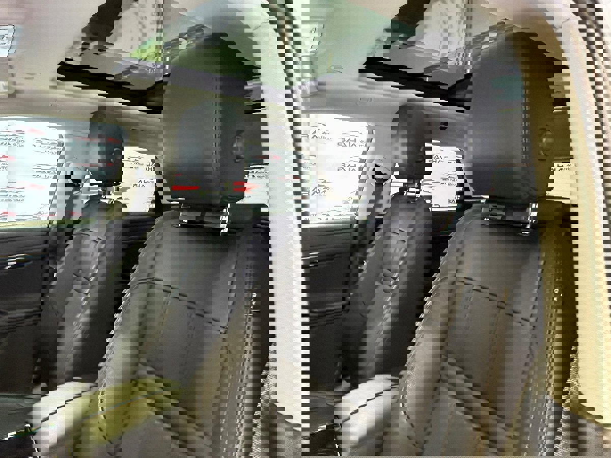 Used 2023 Land Rover Range Rover Evoque S image 27