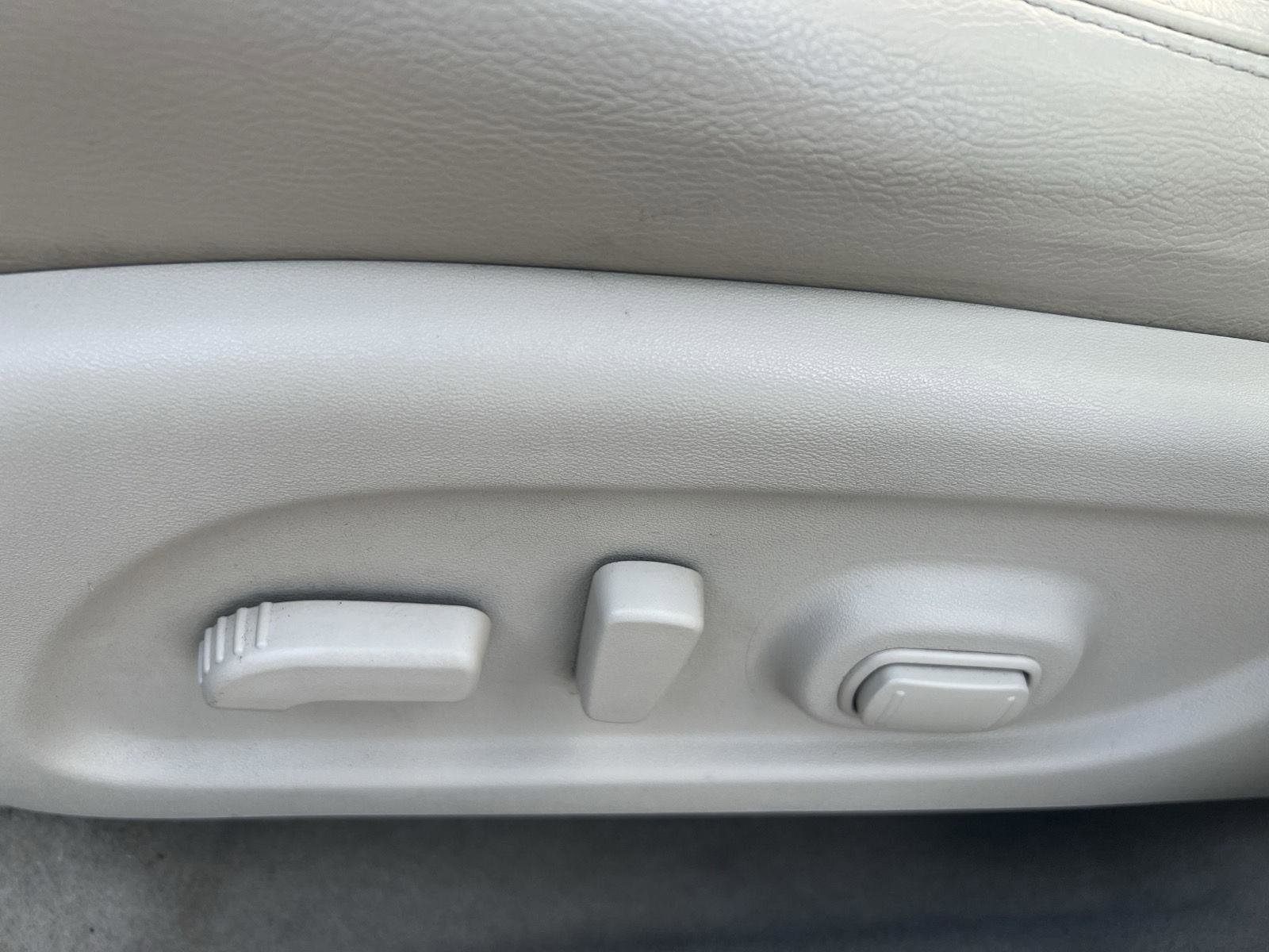 Used 2015 Nissan Murano Platinum w/ Platinum Technology Package AWD/4WD image 14