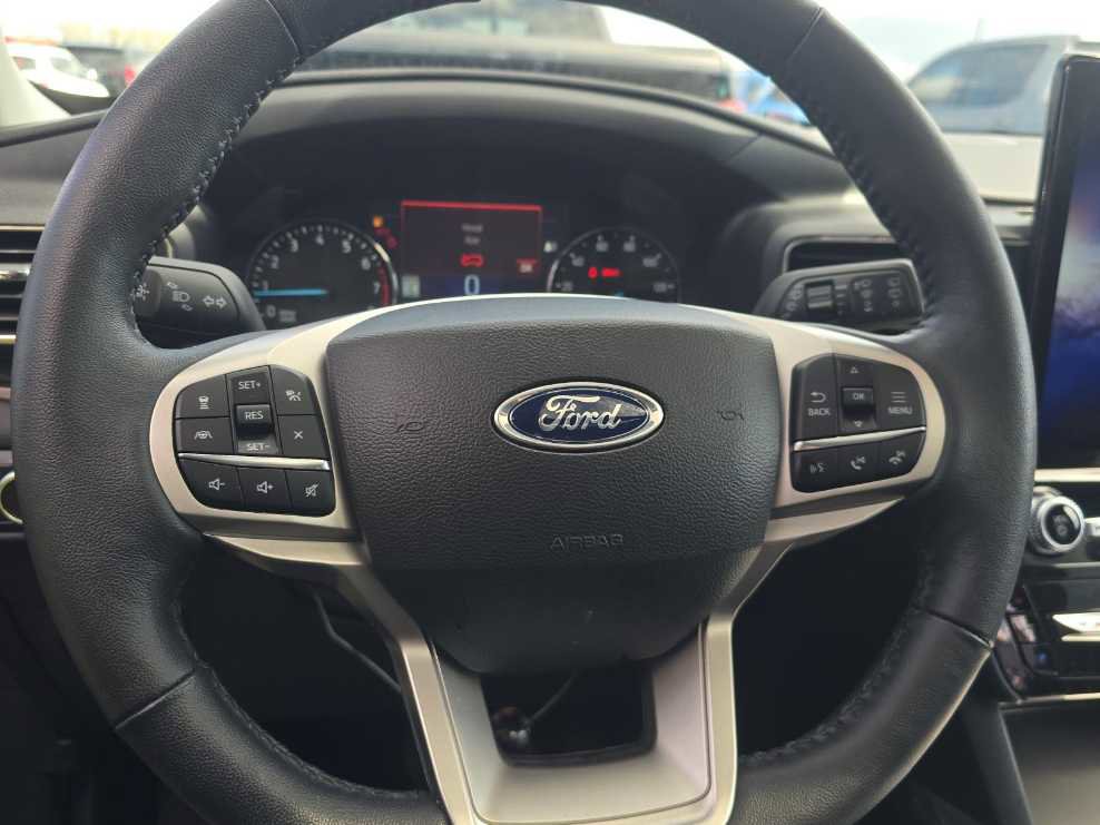 Used 2023 Ford Explorer Limited w/ Limited Technology Package AWD/4WD image 15