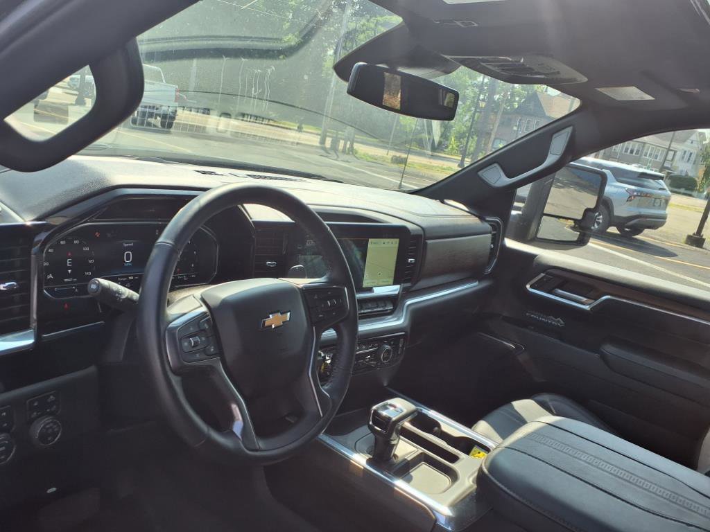 Used 2024 Chevrolet Silverado 1500 High Country w/ High Country Premium Package image 11