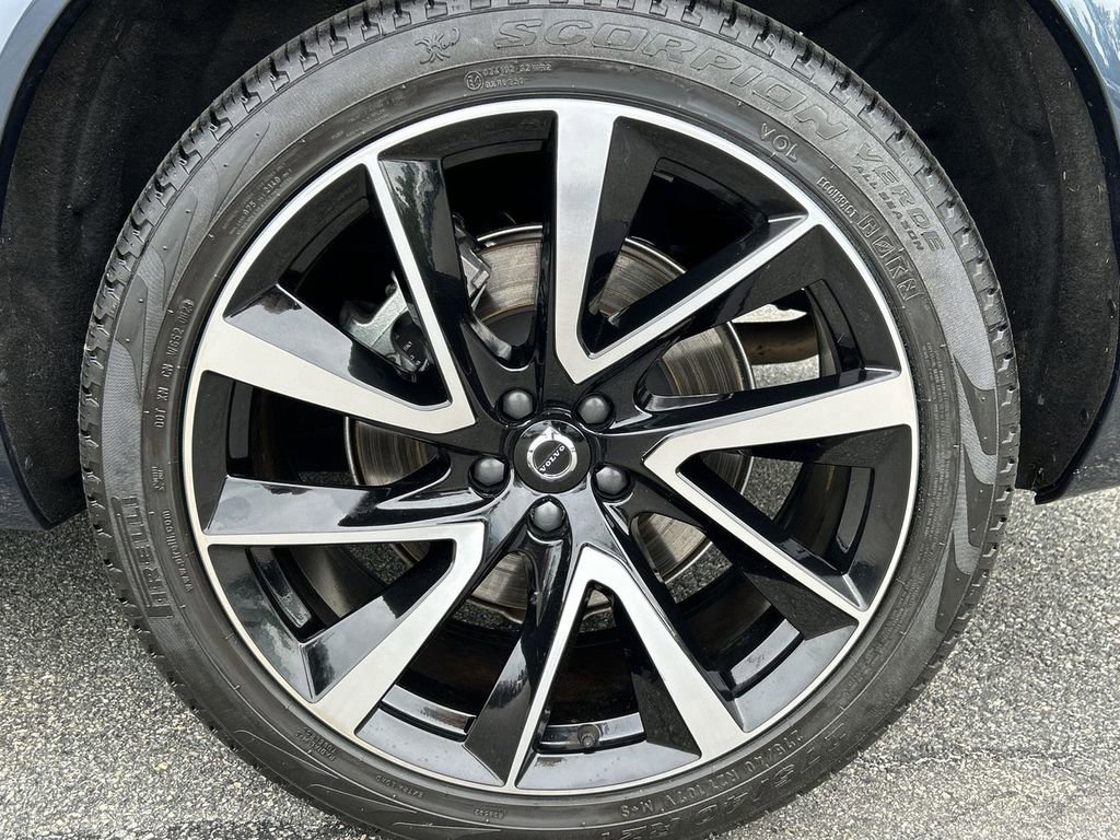 Certified 2023 Volvo XC90 B6 Plus w/ Protection Package Premier AWD/4WD image 11