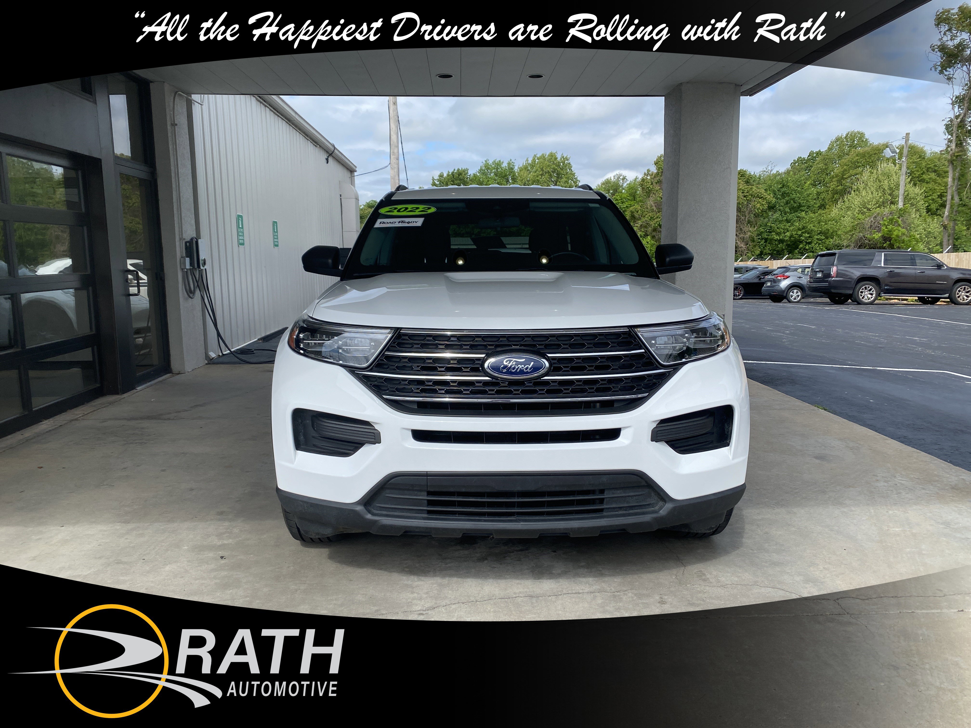 Used 2022 Ford Explorer XLT AWD/4WD image 3