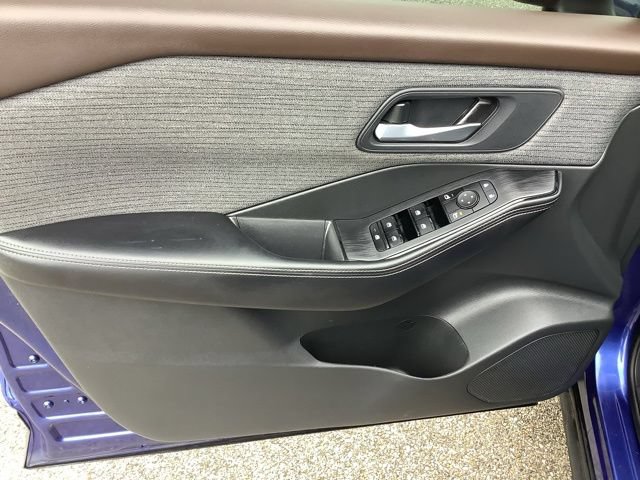 Used 2022 Nissan Rogue SV AWD/4WD image 10