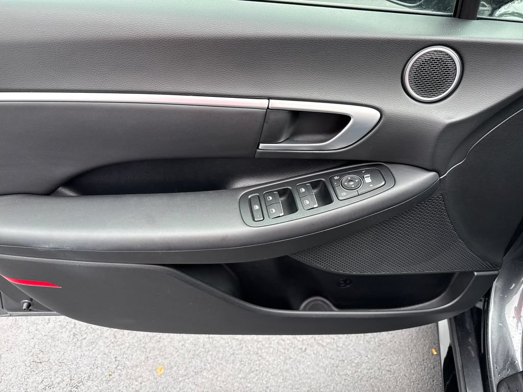 Used 2025 Hyundai Sonata SEL FWD image 9