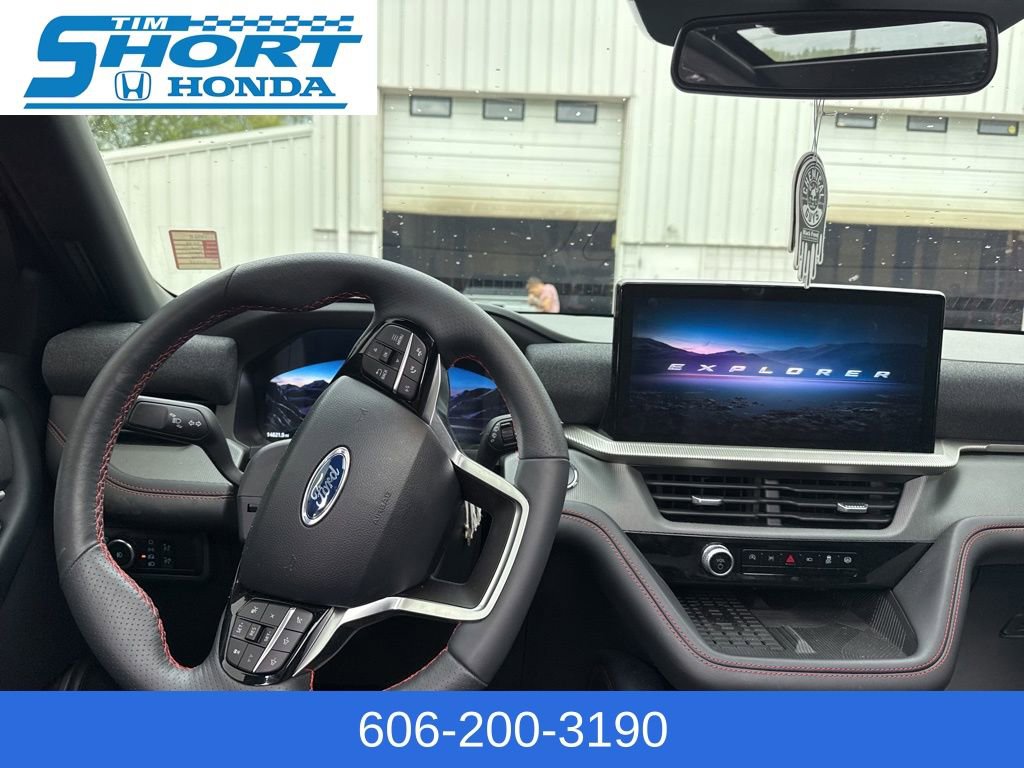 Used 2025 Ford Explorer ST-Line w/ Premium Package image 15