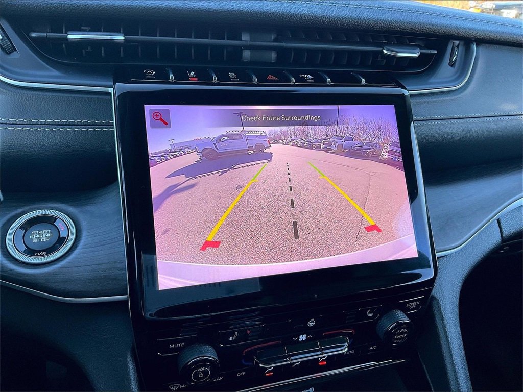 Used 2022 Jeep Grand Cherokee Limited image 18