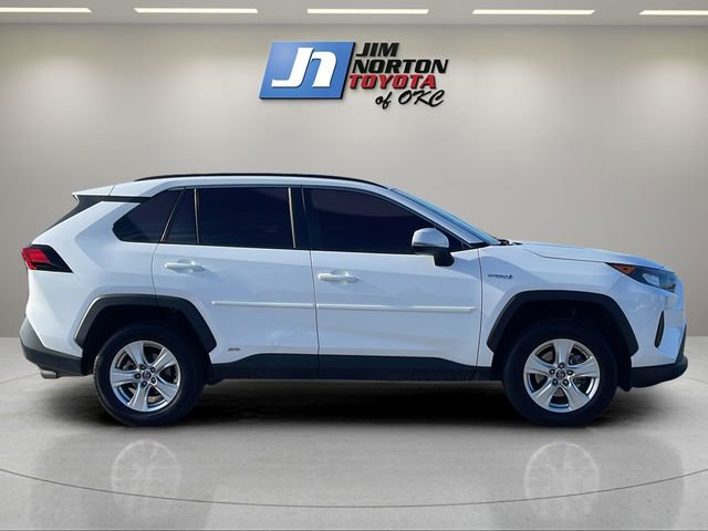 Used 2020 Toyota RAV4 LE image 4