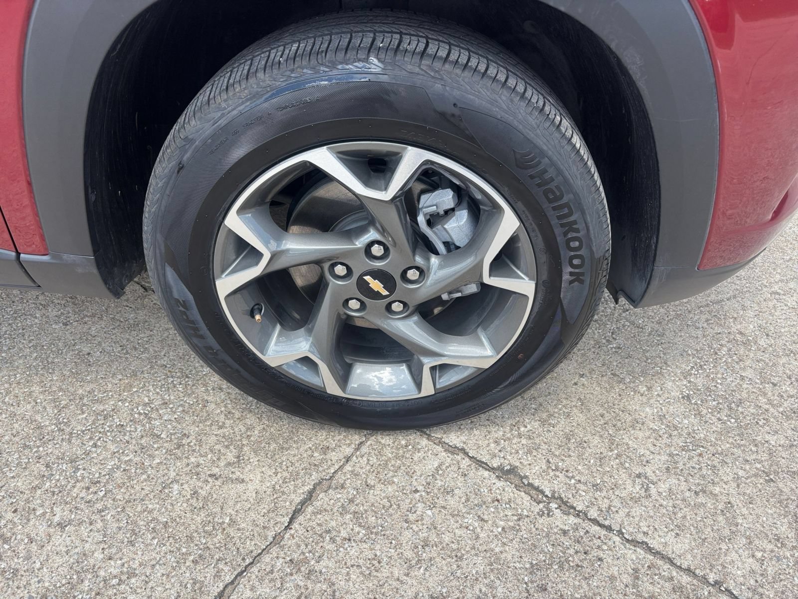 Used 2025 Chevrolet Trax LT FWD image 29