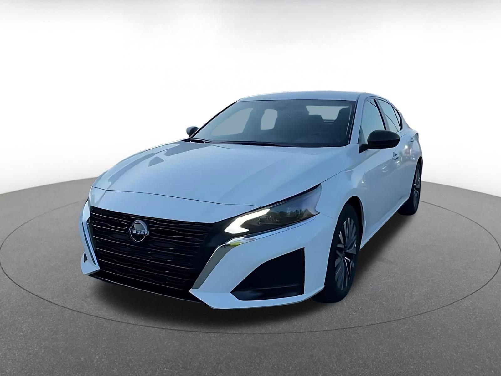 Used 2025 Nissan Altima 2.5 SV FWD image 7