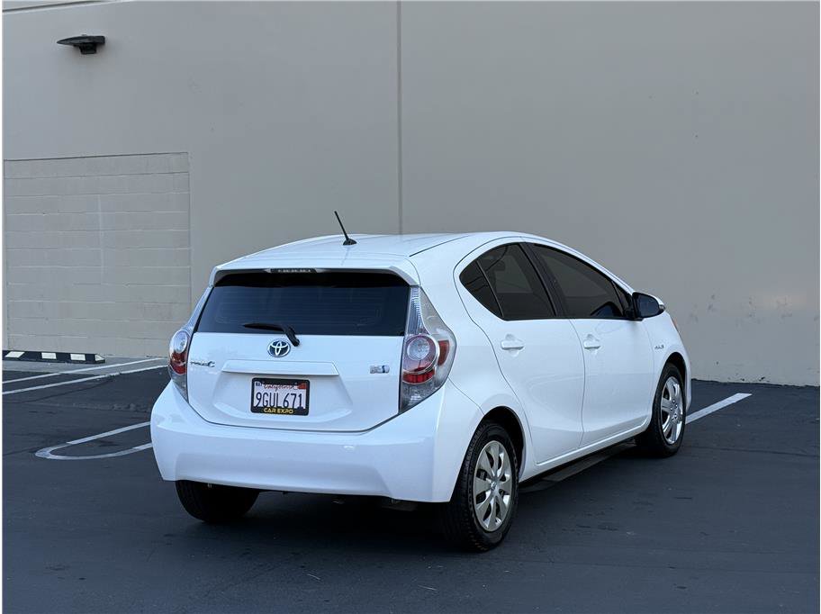 Used 2014 Toyota Prius C One image 6