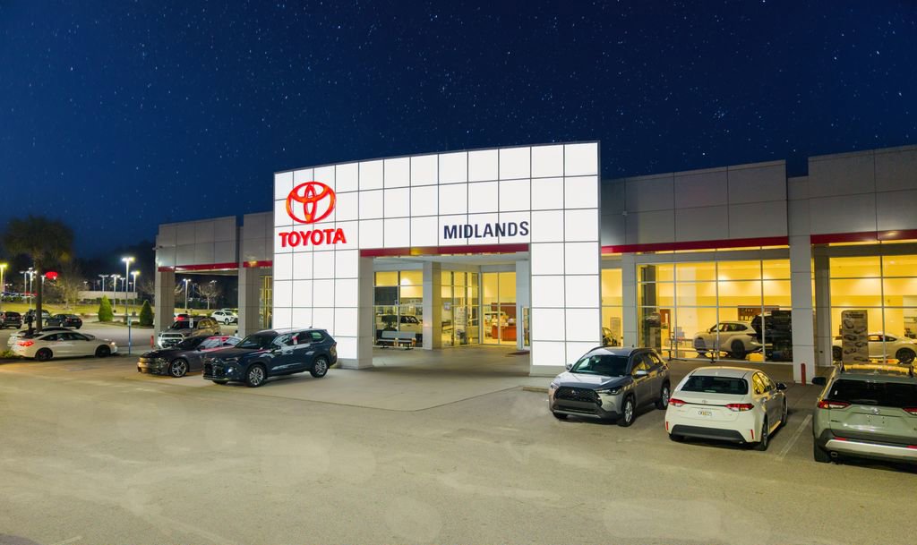 Used 2024 Buick Enclave Avenir w/ Avenir Technology Package image 8