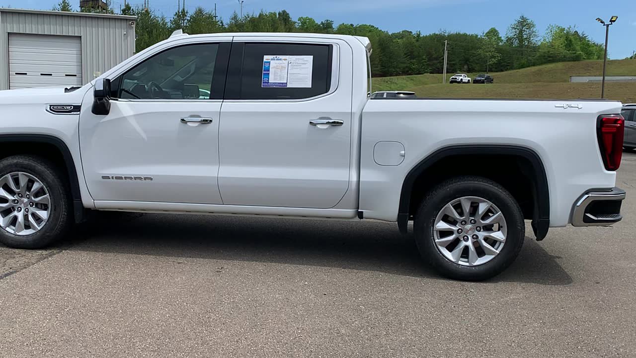Used 2024 GMC Sierra 1500 SLT AWD/4WD image 1