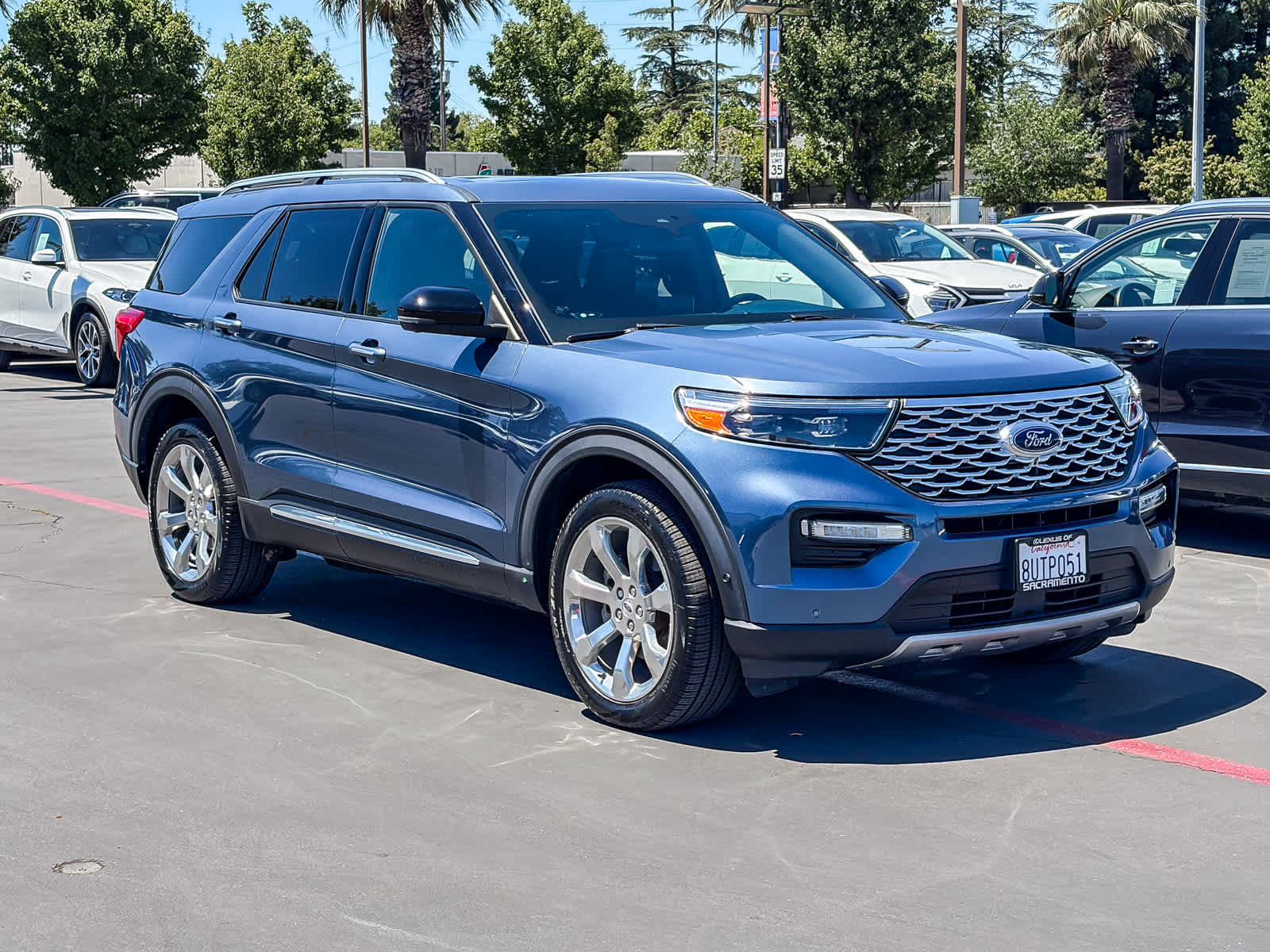 Used 2020 Ford Explorer Platinum AWD/4WD image 5