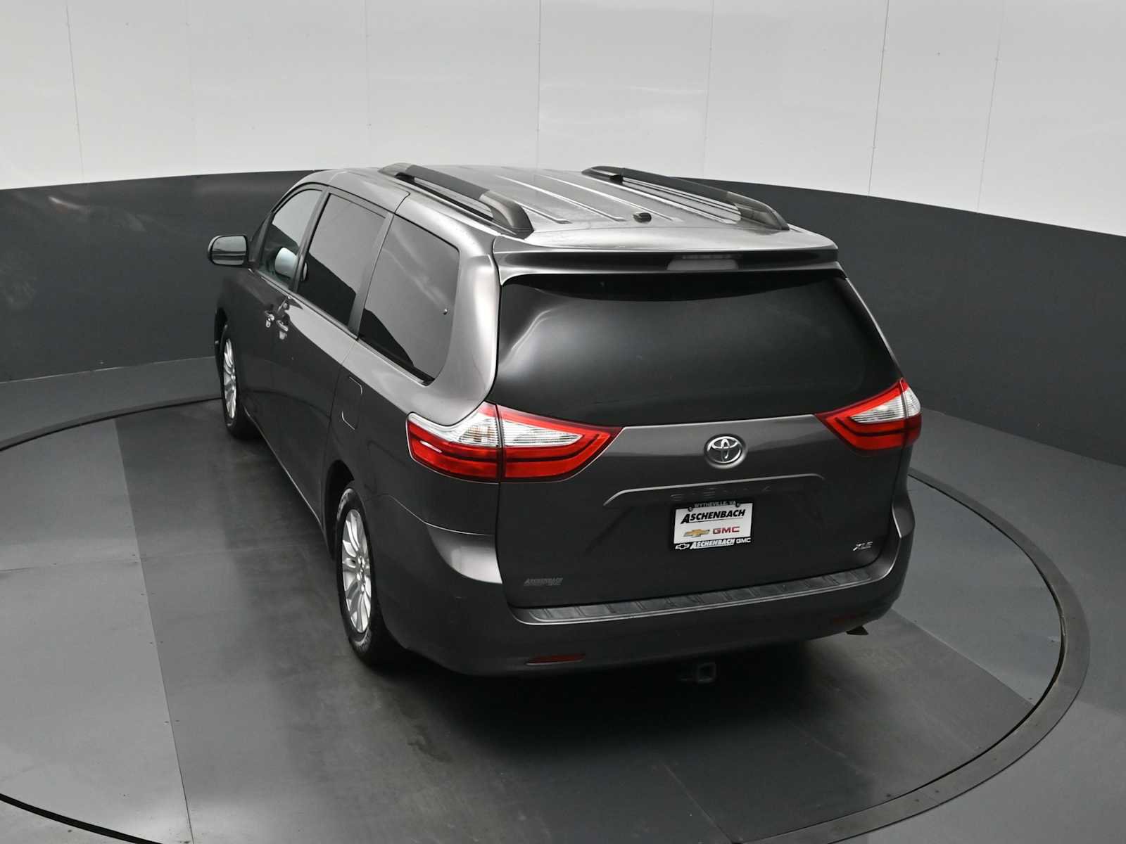 Used 2015 Toyota Sienna XLE image 20