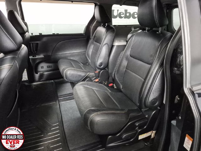 Used 2017 Toyota Sienna SE Premium FWD image 25