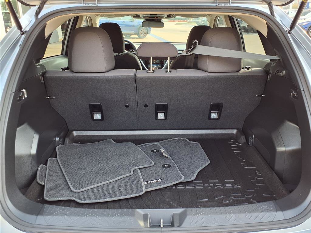 Used 2025 Subaru Crosstrek 2.0i Premium image 18