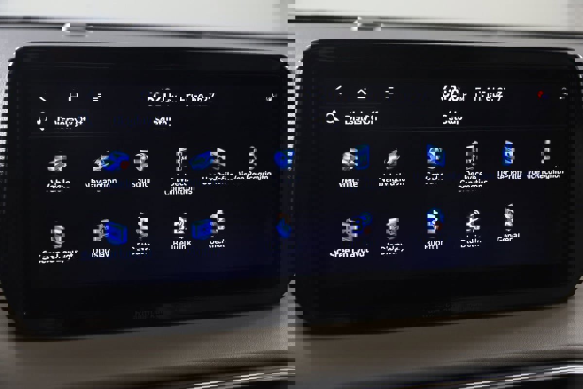 Used 2021 Hyundai Santa Fe Limited w/ Cargo Package image 35