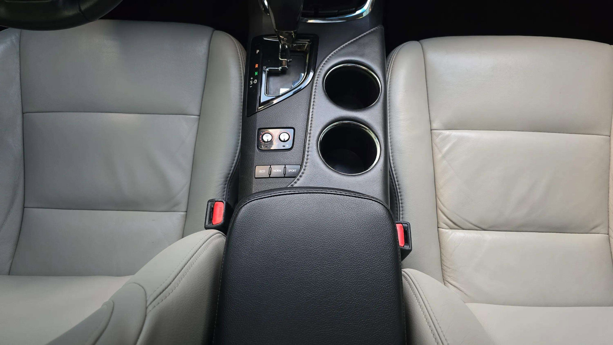 Used 2018 Toyota Avalon XLE Premium image 40