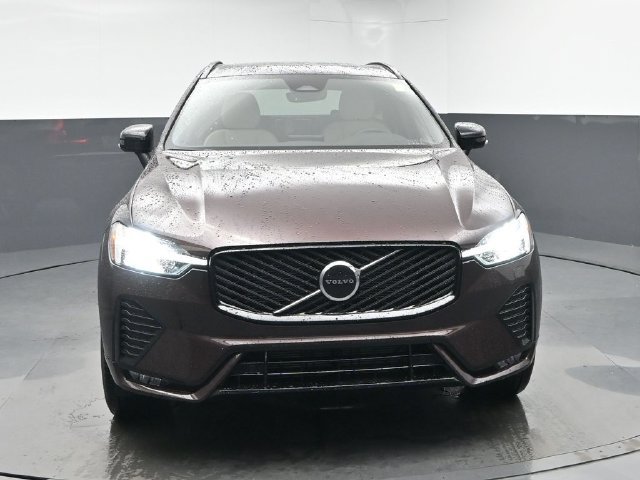 New 2027 Volvo XC60 B5 Core AWD/4WD image 2