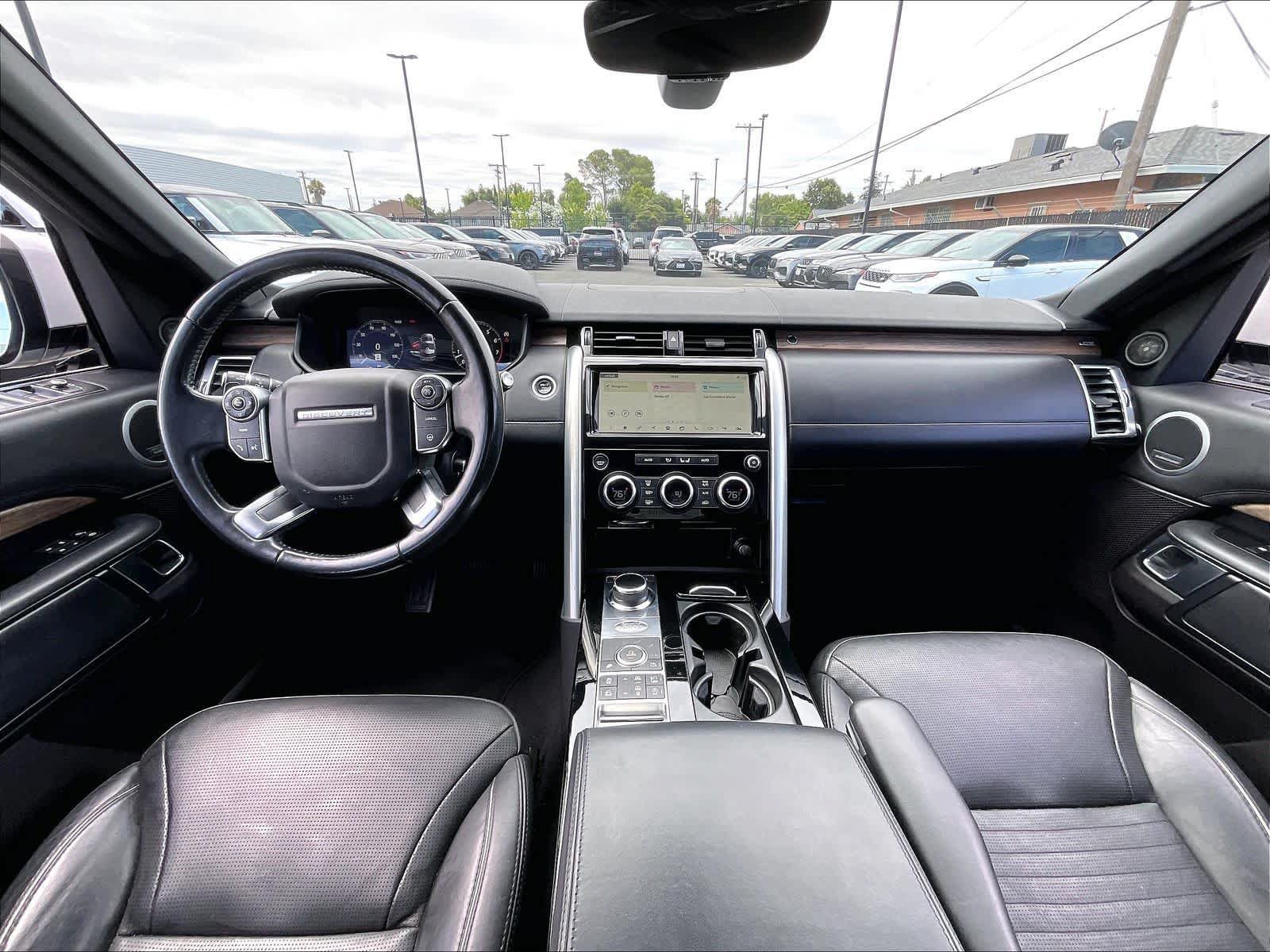 Used 2018 Land Rover Discovery HSE Luxury AWD/4WD image 17