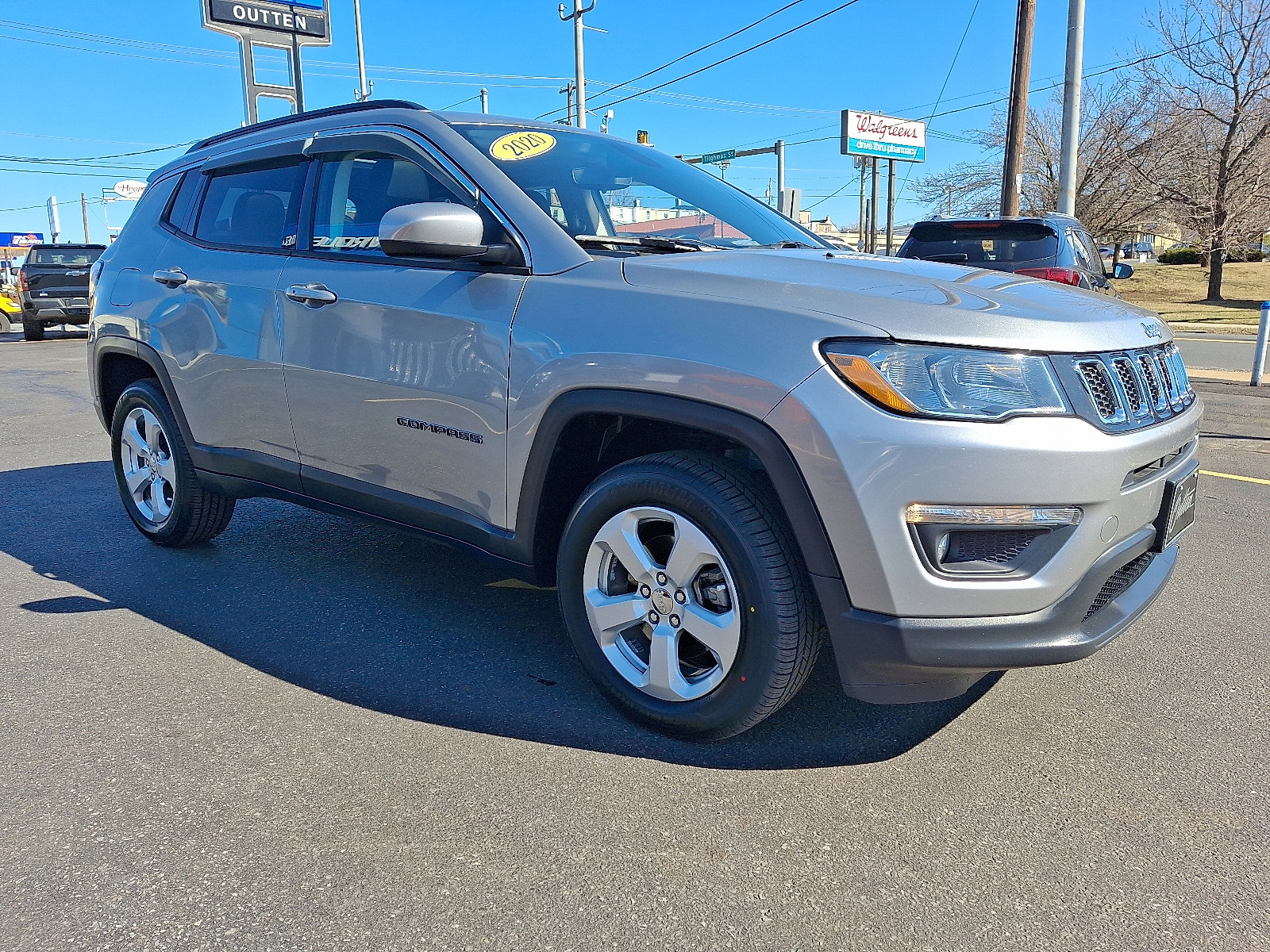 Used 2020 Jeep Compass Latitude w/ Cold Weather Group image 3