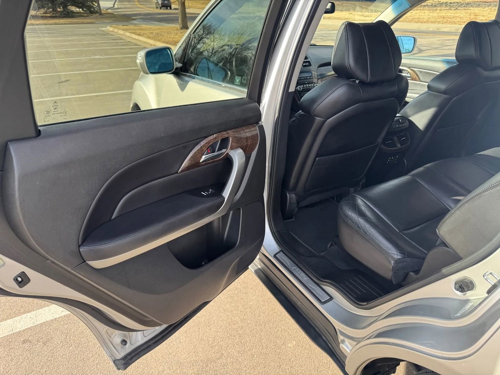 Used 2011 Acura MDX w/ Technology & Entertainment image 9