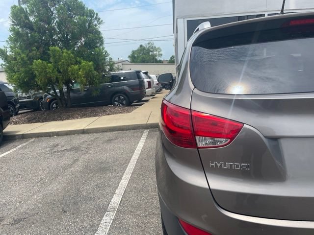 Used 2010 Hyundai Tucson Limited AWD/4WD image 6