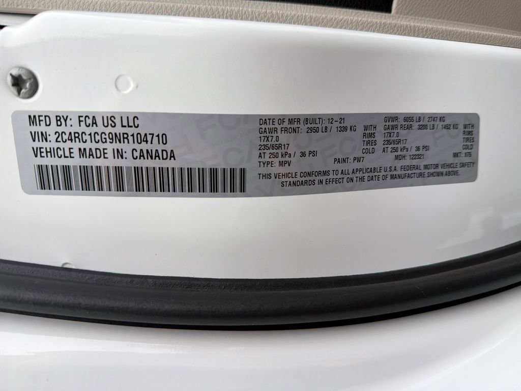 Used 2022 Chrysler Voyager LX image 28