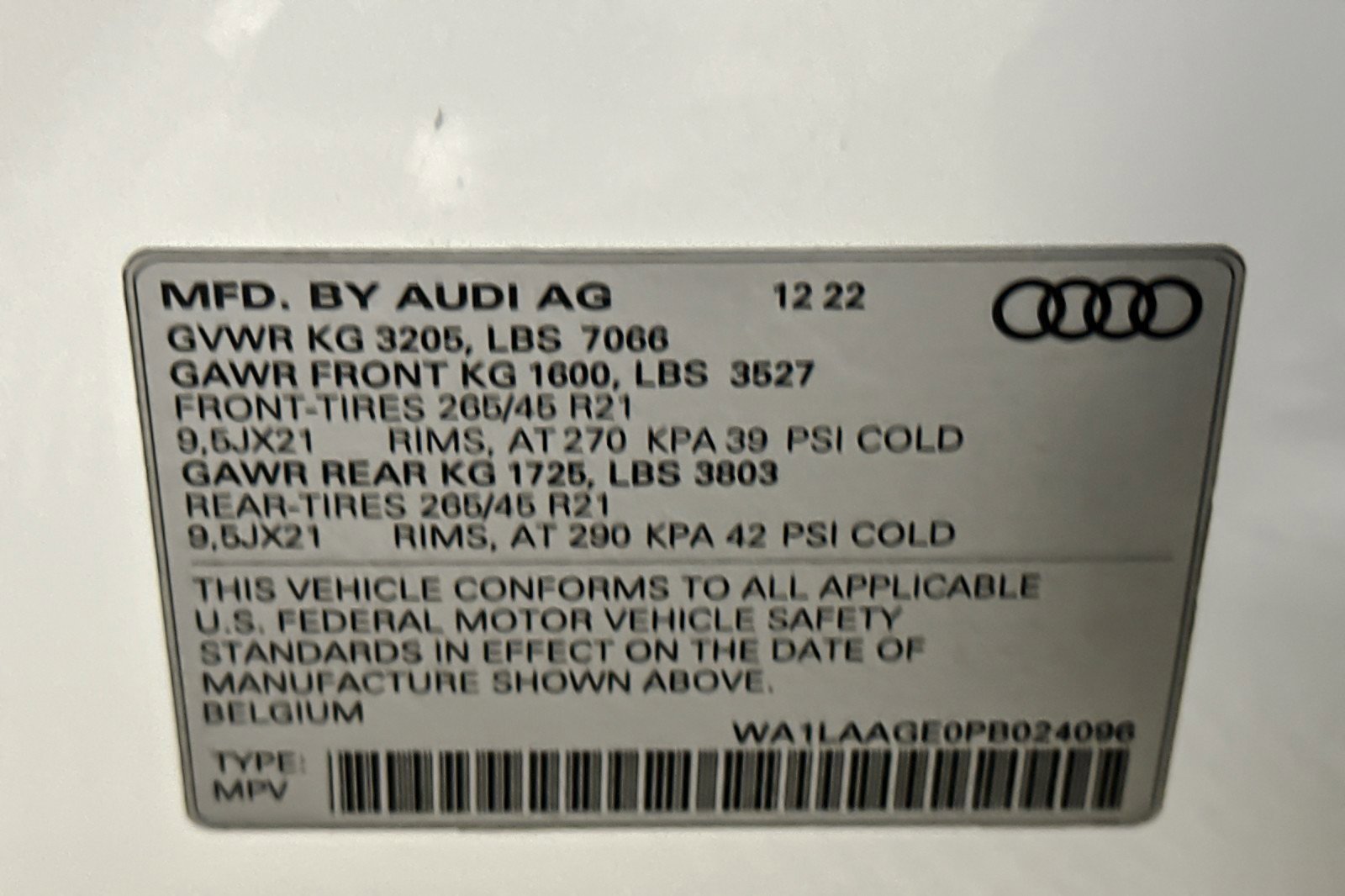 Used 2023 Audi e-tron Premium Plus w/ Premium Plus Package image 28