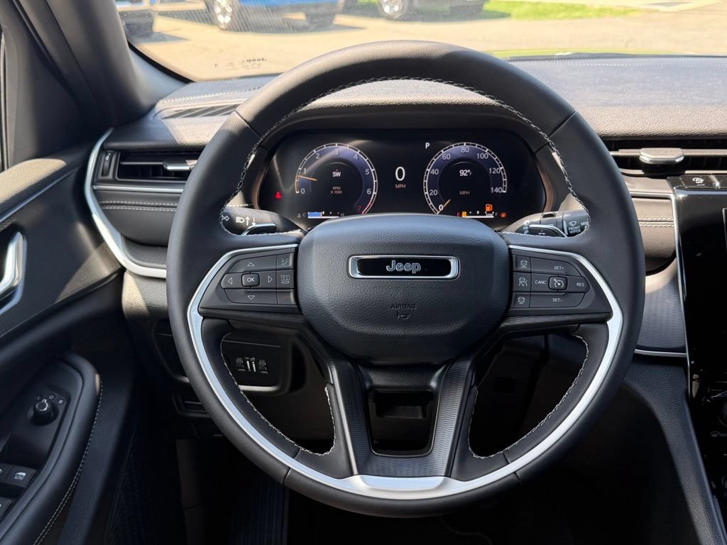 New 2026 Jeep Grand Cherokee Laredo RWD image 39