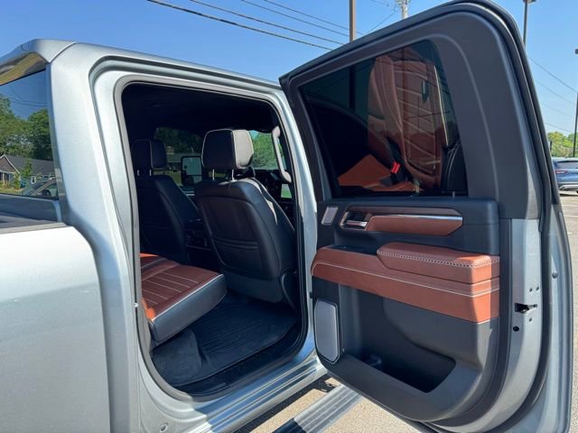 Used 2024 GMC Sierra 3500 Denali Ultimate AWD/4WD image 16