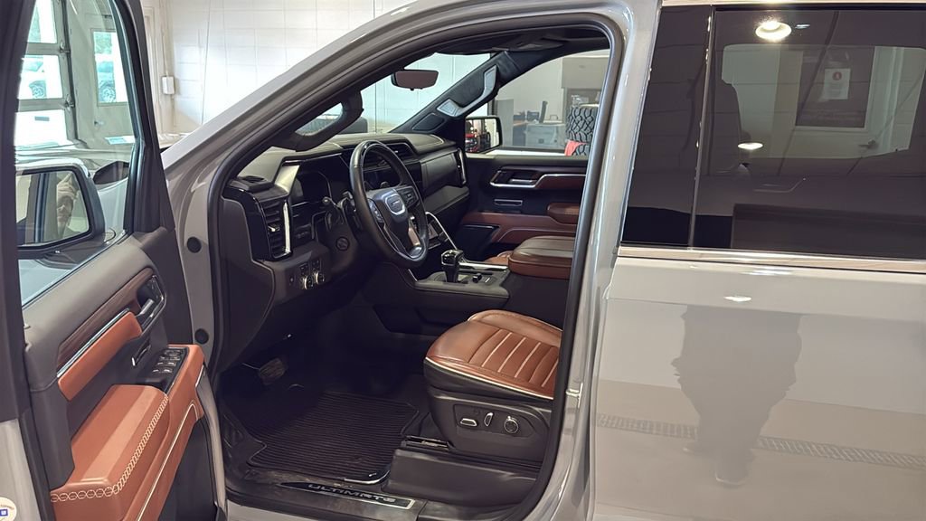 Used 2025 GMC Sierra 1500 Denali Ultimate image 12