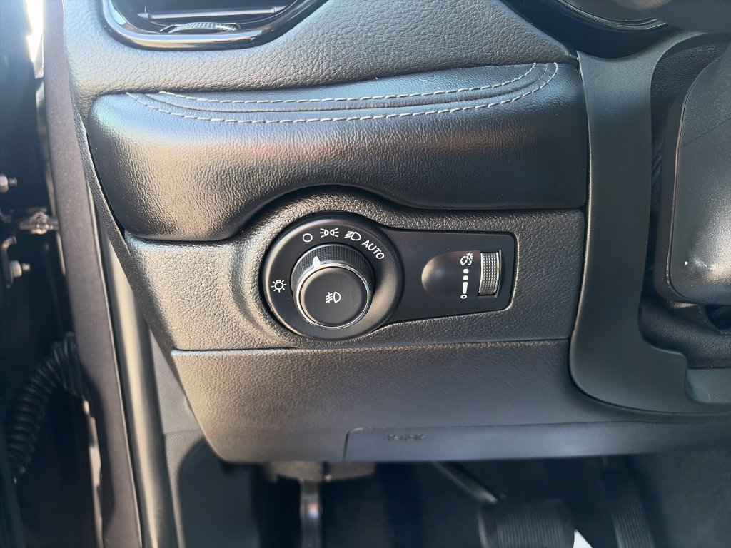 Used 2021 Dodge Durango SXT AWD/4WD image 30