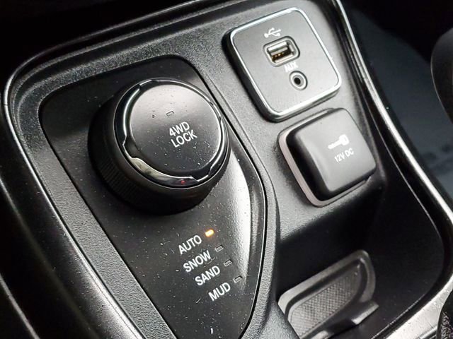Used 2017 Jeep Compass Limited w/ Navigation Group image 21